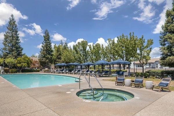 Ascent at the Galleria Apartment Homes apartments in Roseville, CA