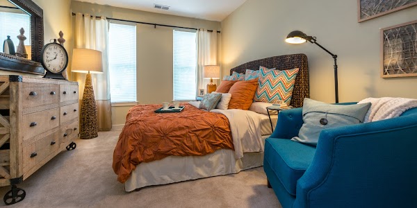 Promenade Pointe apartments in Norfolk, VA