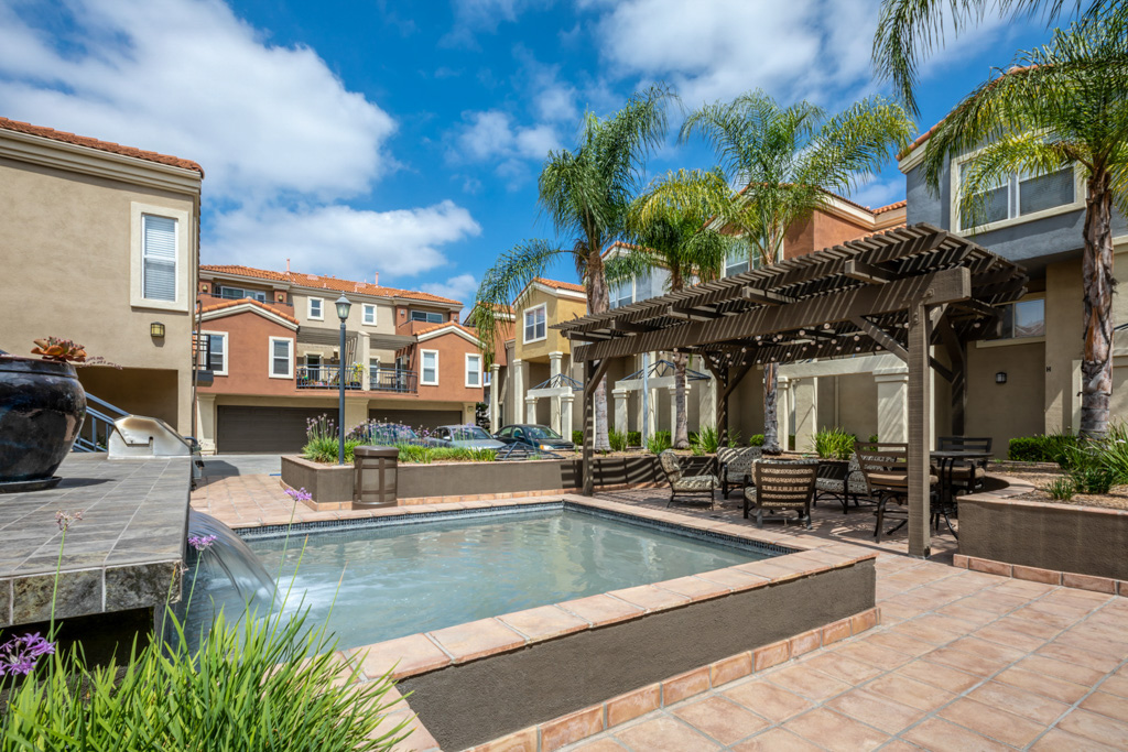 Wilshire Promenade Apartments apartments in Anaheim, CA