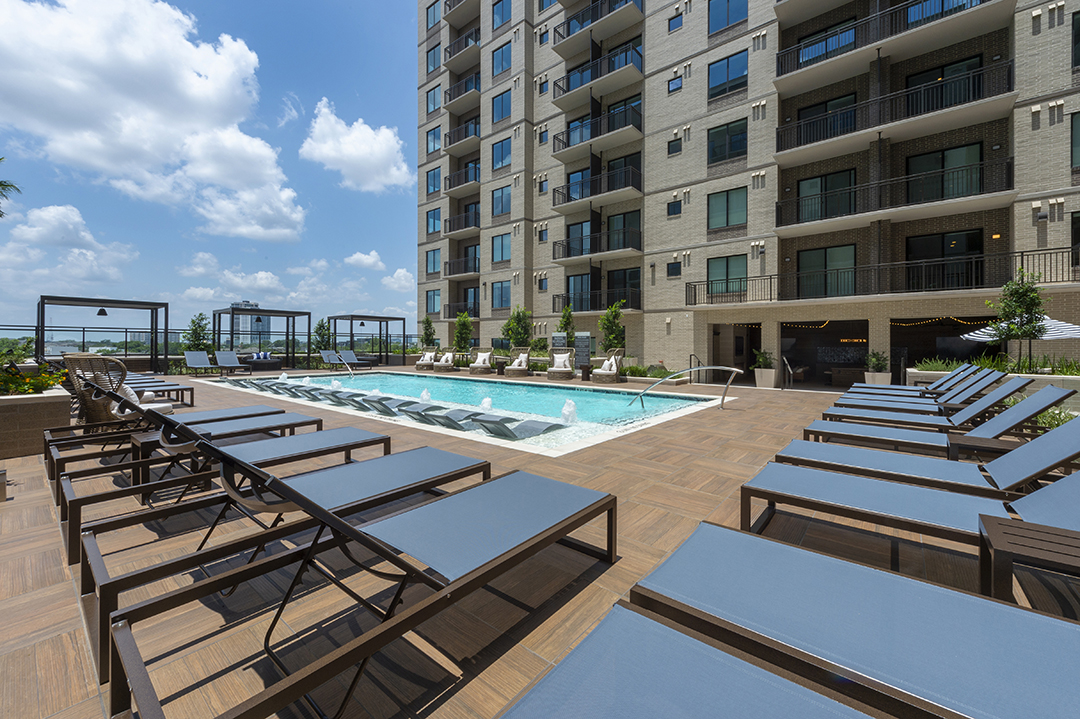 Pearl Rosemont apartments in Houston, TX