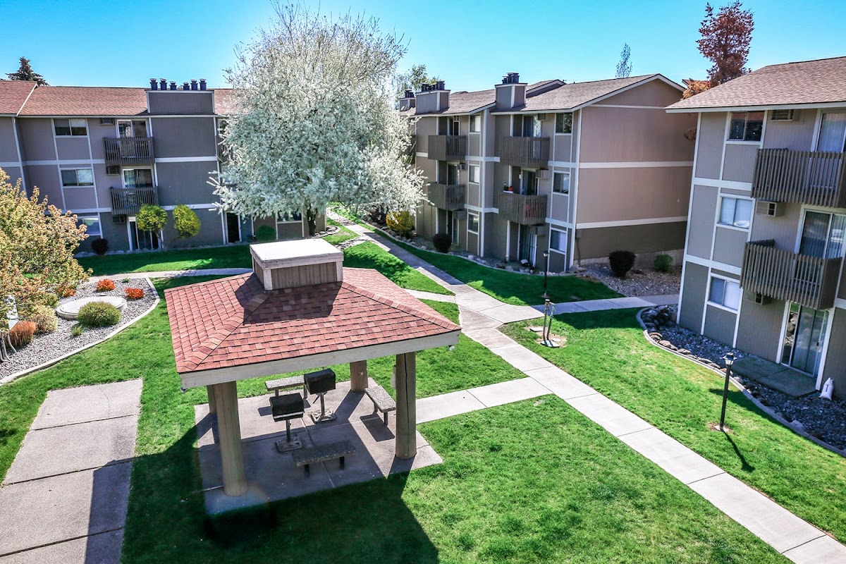 Peaks at Meadow Ridge apartments in Spokane Valley, WA