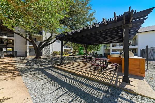 Meadows on Amanda Lane apartments in Garland, TX