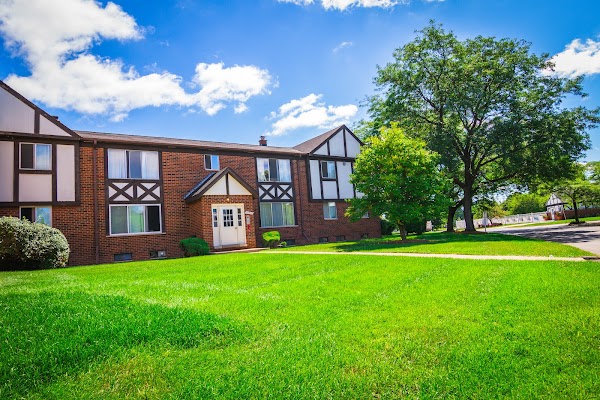 Maple Creek Apartments apartments in Warren, MI