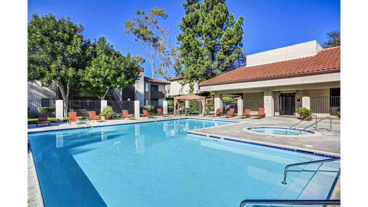 Shadowridge Woodbend apartments in Vista, CA