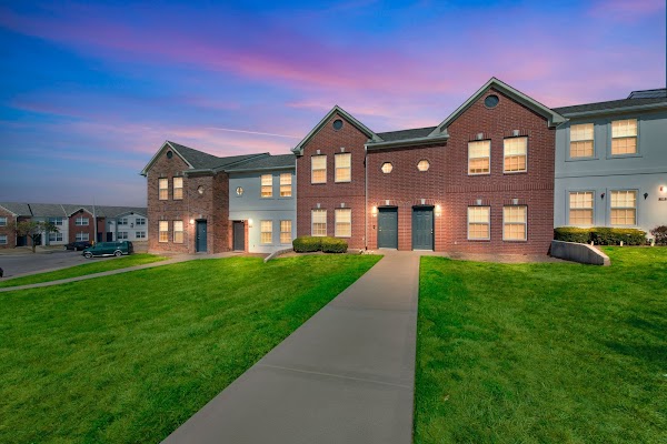 Crossroads of Lee's Summit apartments in Lee S Summit, MO