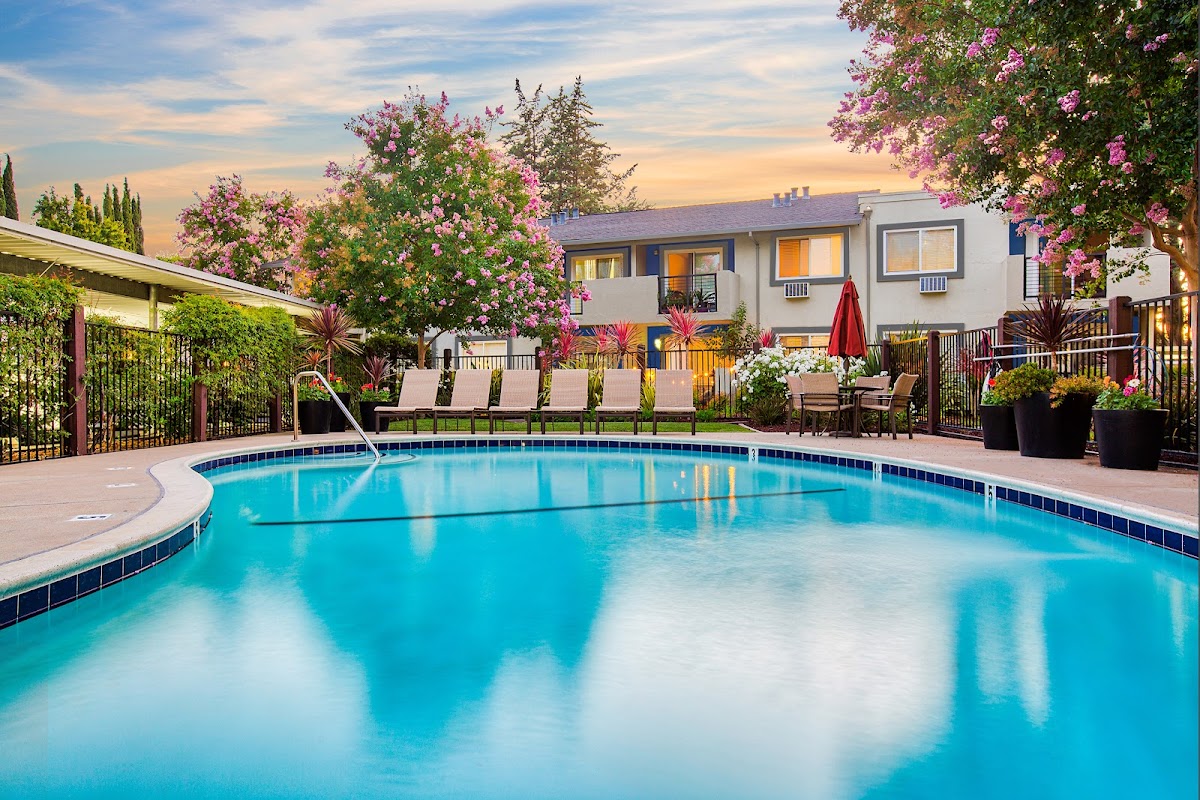 Pleasanton Place apartments in Pleasanton, CA