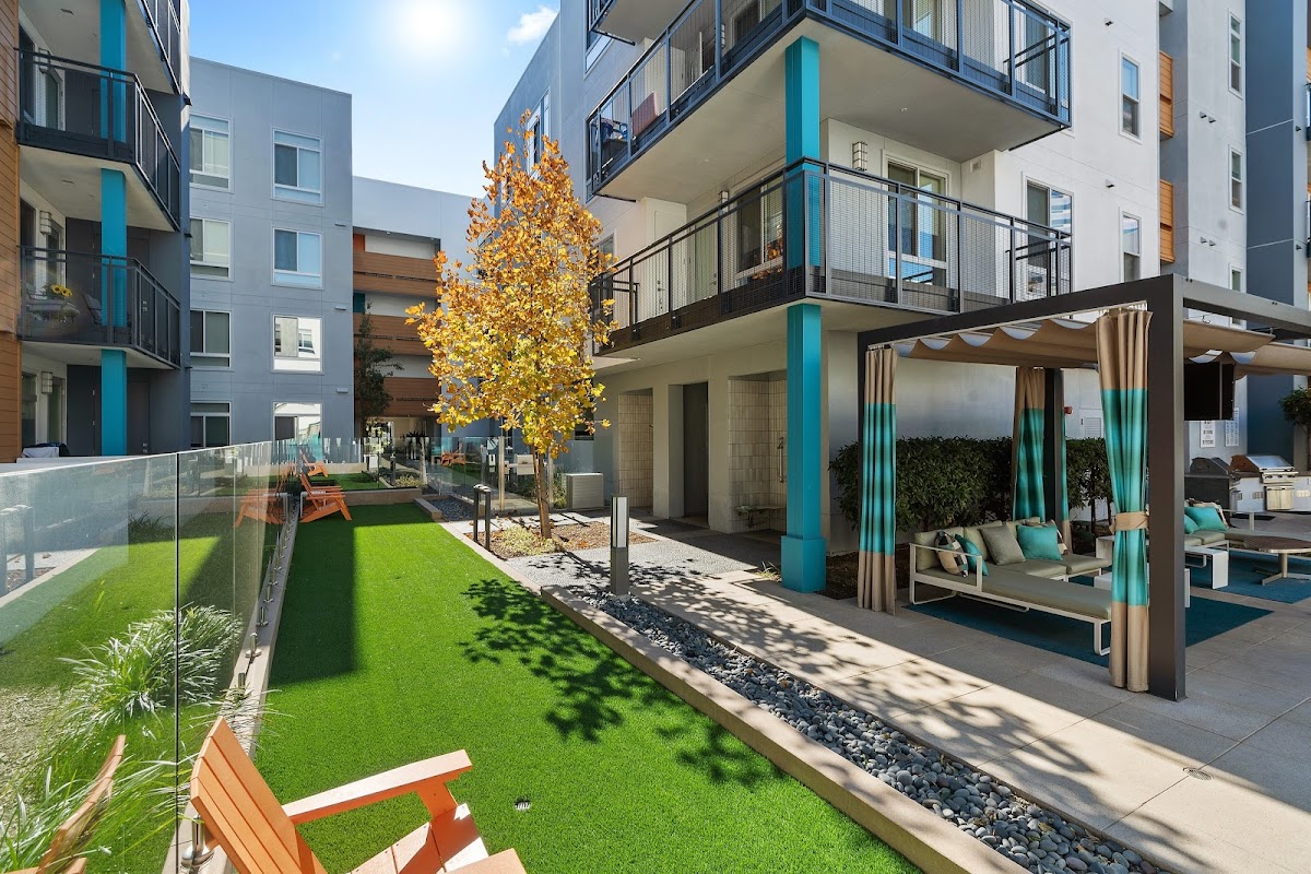 AMLI Uptown Orange apartments in Orange, CA