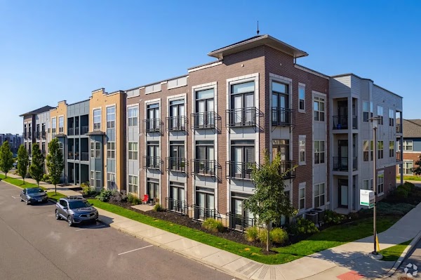 GrandView Flats and Townhomes of Mishawaka apartments in South Bend, IN