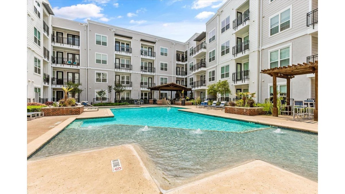 Lakeside Urban Center Apartments apartments in Irving, TX