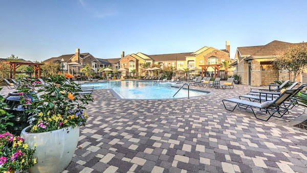 Waterstone at Cinco Ranch apartments in Katy, TX