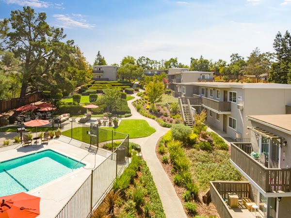 Pleasanton Heights apartments in Pleasanton, CA