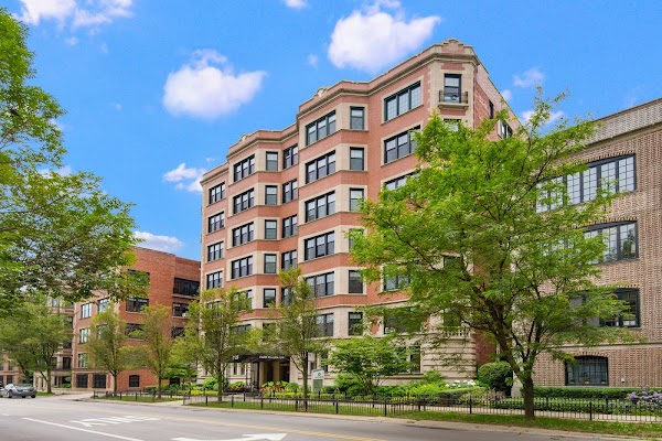 Park Fullerton by Reside apartments in Chicago, IL