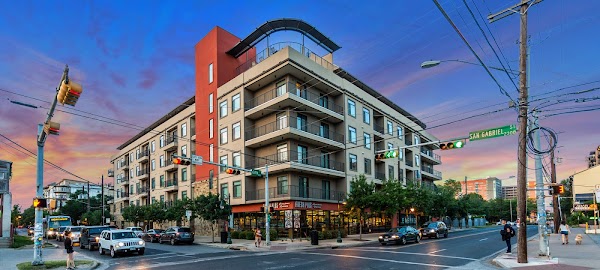 Regents West at 24th apartments in Austin, TX