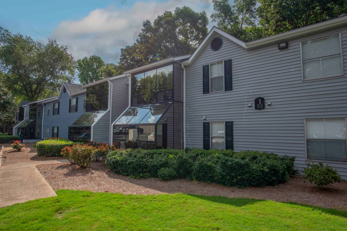 Enclave at Roswell apartments in Roswell, GA
