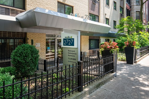 Reside at 2727 apartments in Chicago, IL