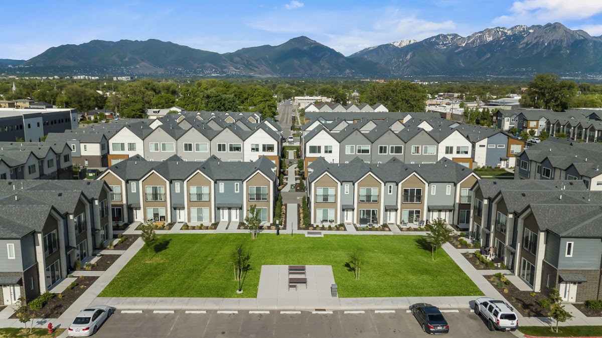 Hawthorne Townhomes apartments in Salt Lake City, UT