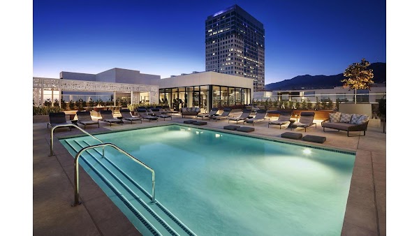 Altana apartments in Glendale, CA