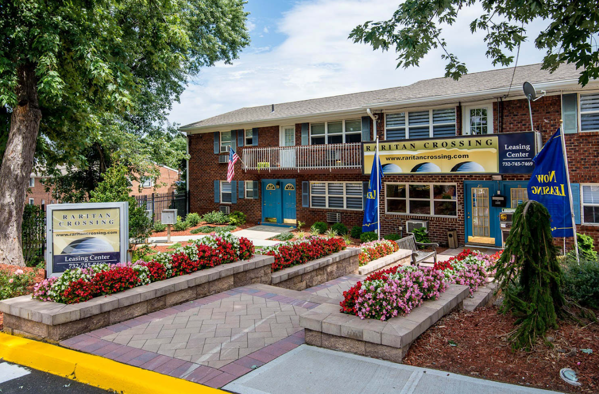 Raritan Crossing Apartment Homes apartments in Edison, NJ