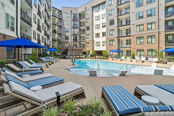 Solis Midtown apartments in Charlotte, NC