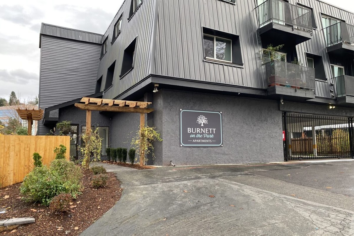 Burnett On The Park apartments in Renton, WA
