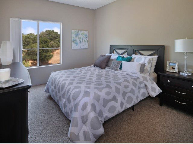 Canyon Crest apartments in Santa Clarita, CA