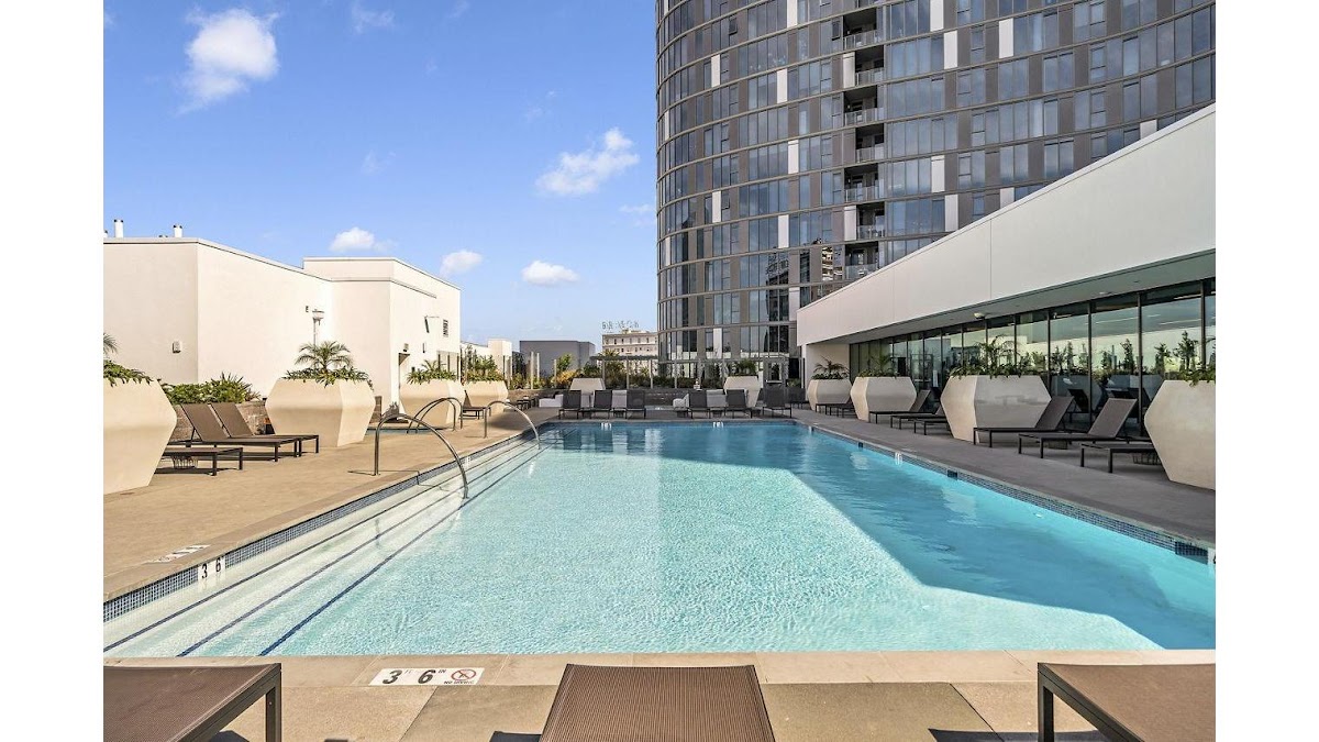 Kurve apartments in Los Angeles, CA