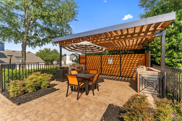 Park at Ashford Townhomes apartments in Arlington, TX