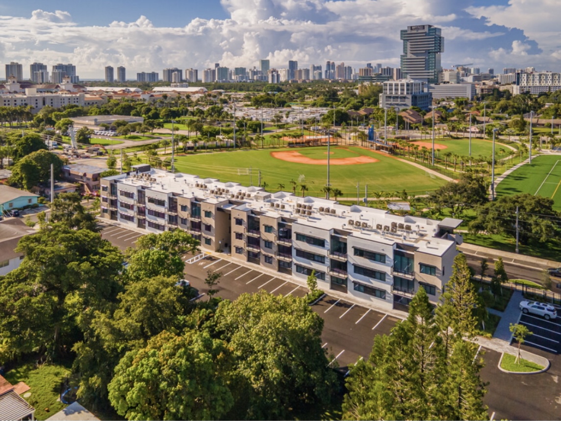 215 Park apartments in Hollywood, FL