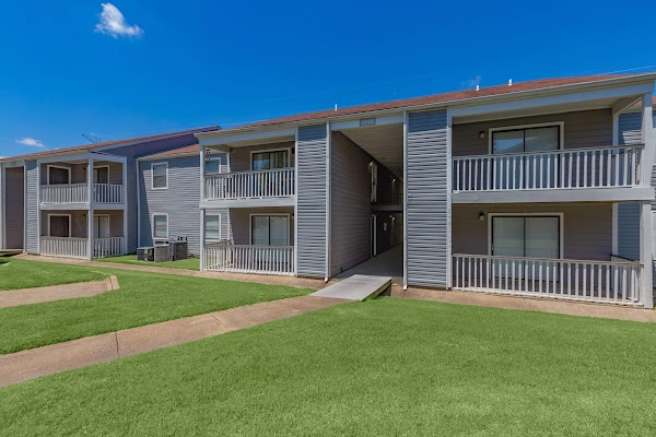Covington Hills apartments in Bartlett, TN