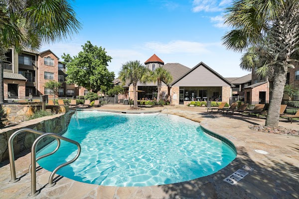 River Pointe apartments in Conroe, TX