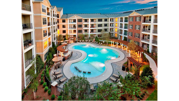 AMLI North Point apartments in Roswell, GA