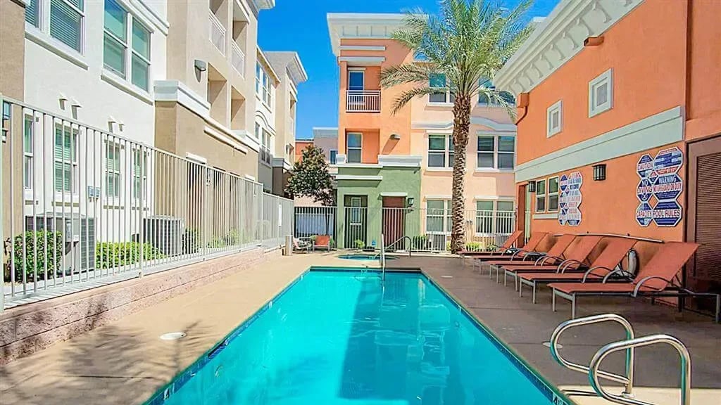 Croix Townhomes apartments in Henderson, NV