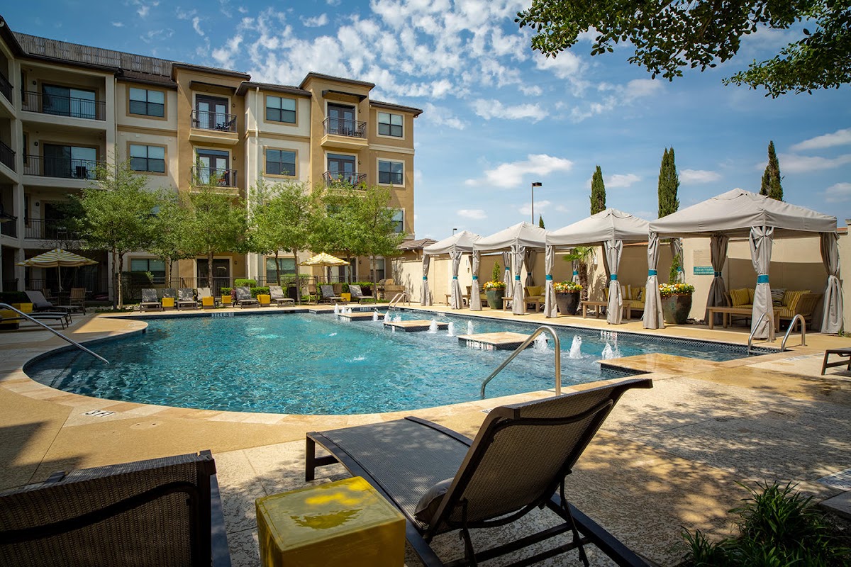 Cortland Addison Circle apartments in Addison, TX