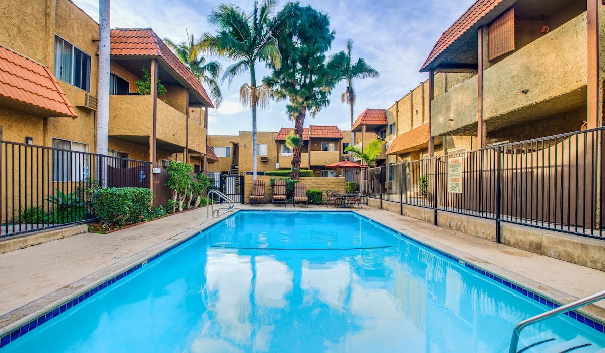 Encasa Norwalk apartments in Norwalk, CA