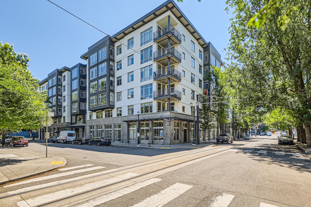 10th @ Hoyt apartments in Portland, OR