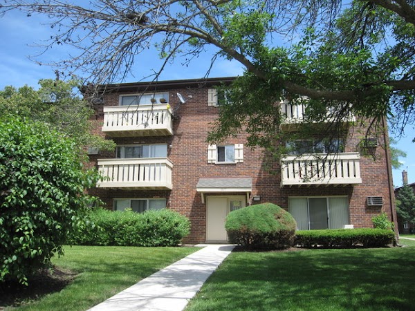 Carriage Real Estate & Property Management apartments in Elgin, IL