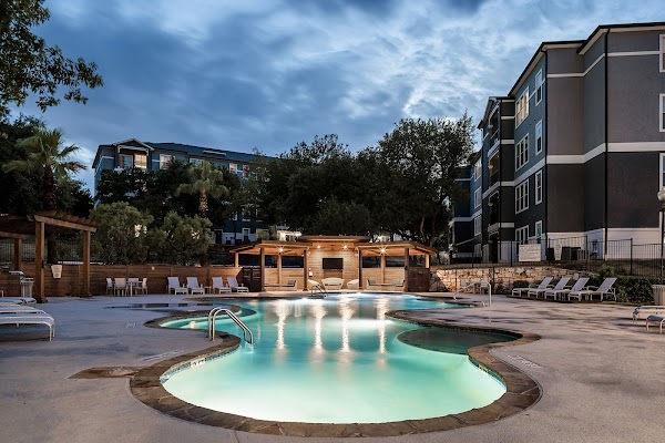 Marquis at Crown Ridge apartments in San Antonio, TX