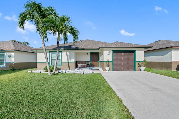 Merritt Place Estate apartments in Homestead, FL