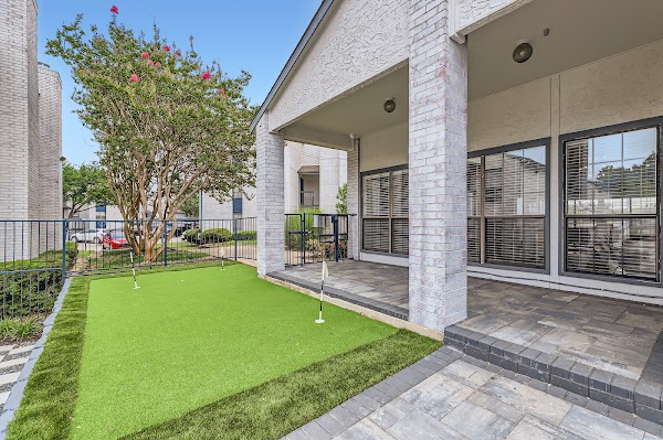 Rise at Highland Meadows apartments in Garland, TX