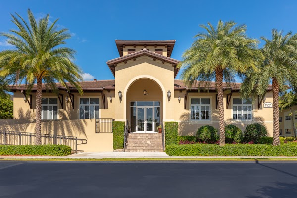 Legacy Riverwalk apartments in Miami, FL
