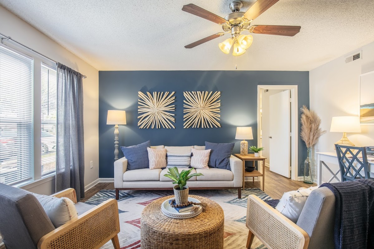 Hawthorne at New Centre apartments in Wilmington, NC