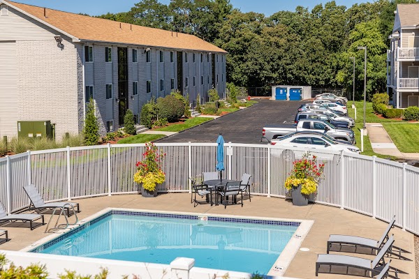 Princeton Reserve apartments in Lowell, MA
