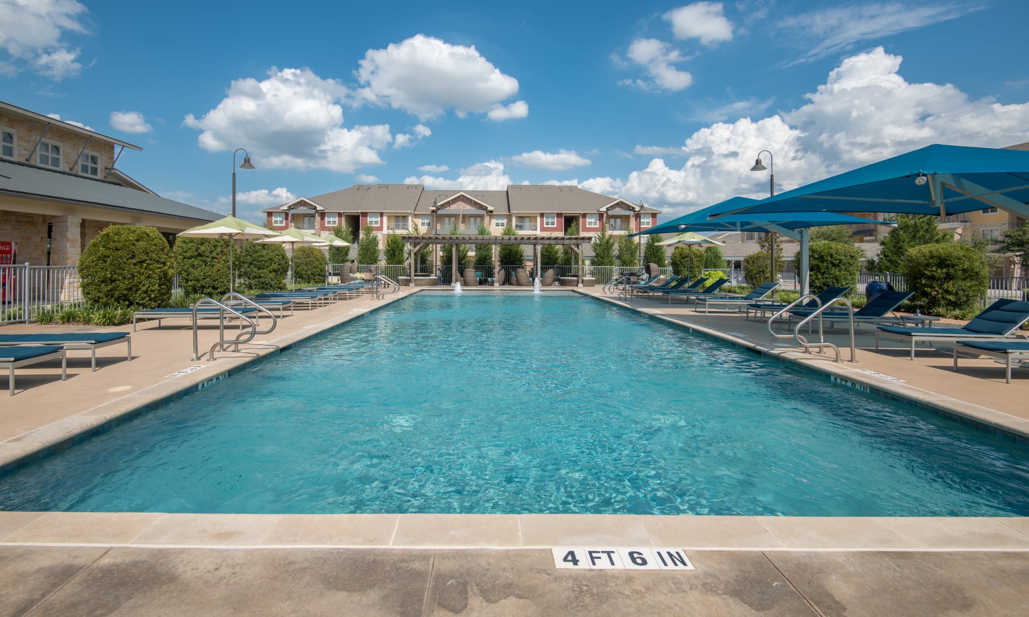 Estates of Richardson apartments in Addison, TX