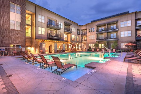 Roswell City Walk apartments in Roswell, GA