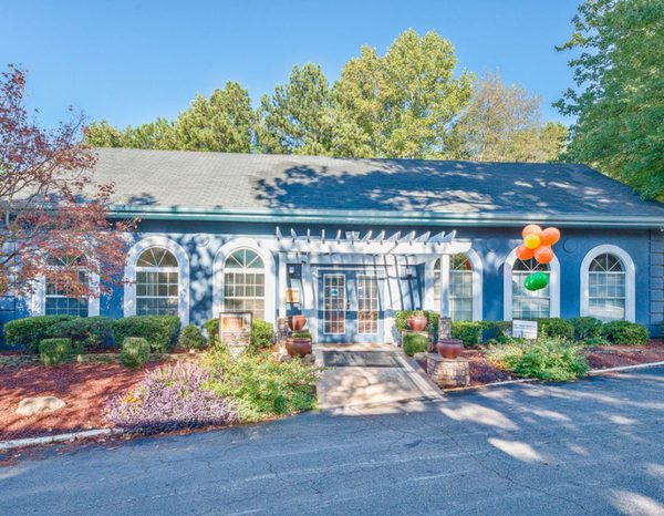 Sedona Falls apartments in Marietta, GA
