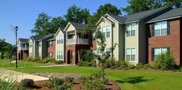 Greystone Creekwood apartments in Leesburg, GA