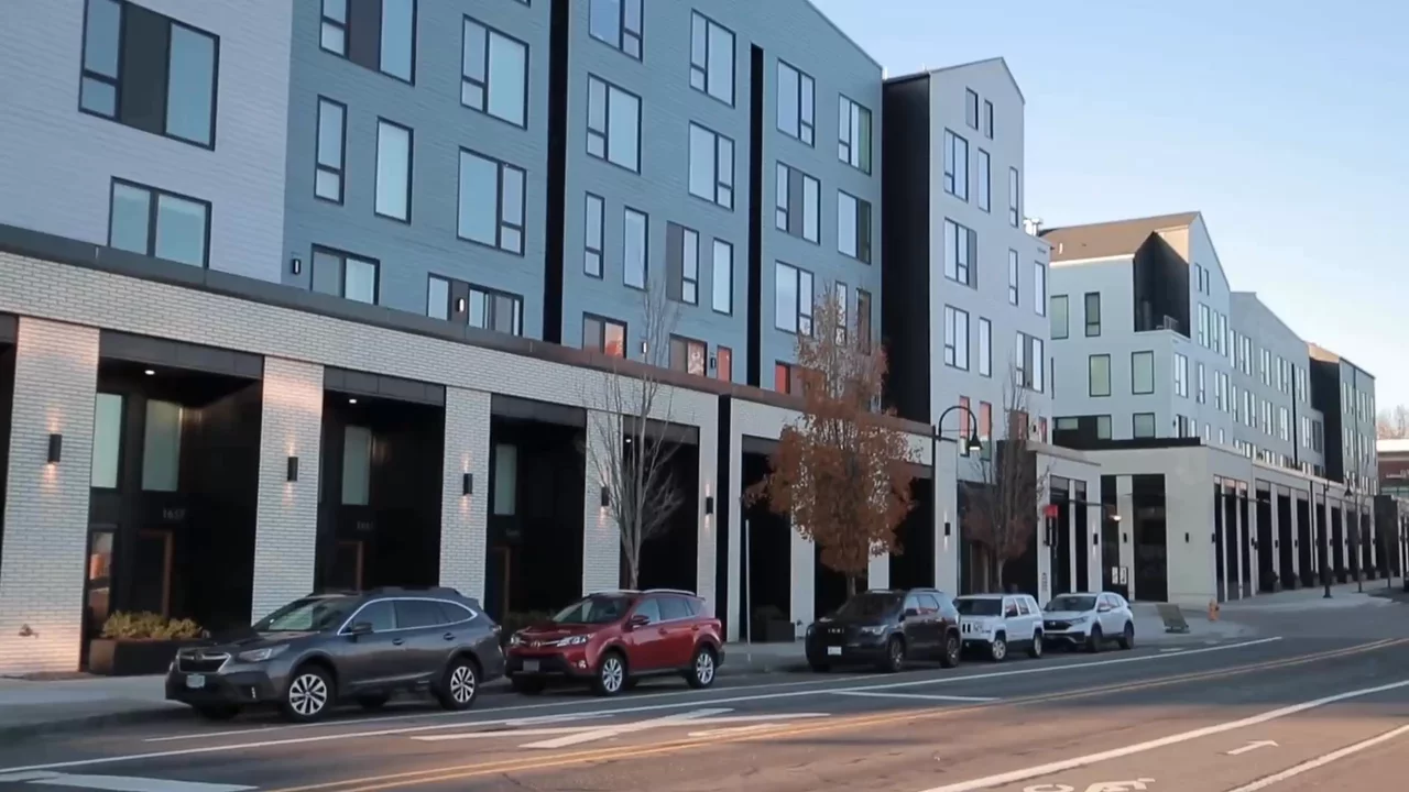 Alta Civic Station apartments in Gresham, OR