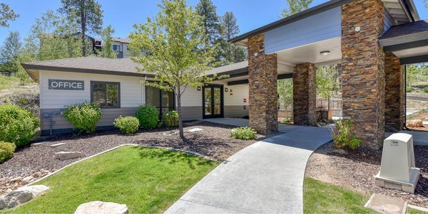 The Ridge at Clear Creek apartments in Flagstaff, AZ