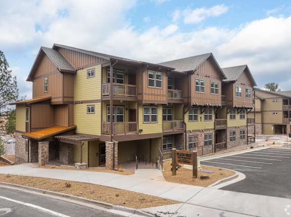 Plaza Way apartments in Flagstaff, AZ