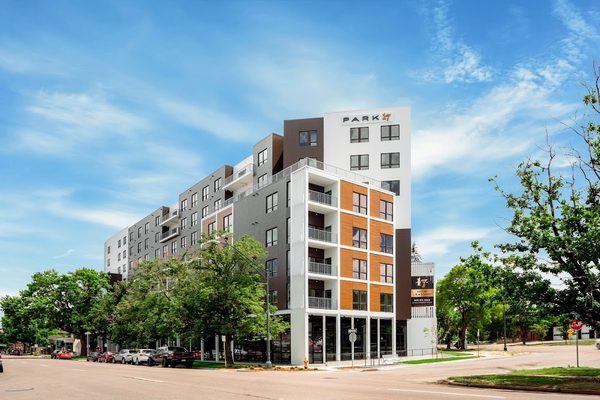 Park 17 apartments in Denver, CO